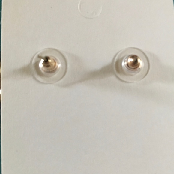 Purple glass butterfly pierced earrings - Picture 3 of 3